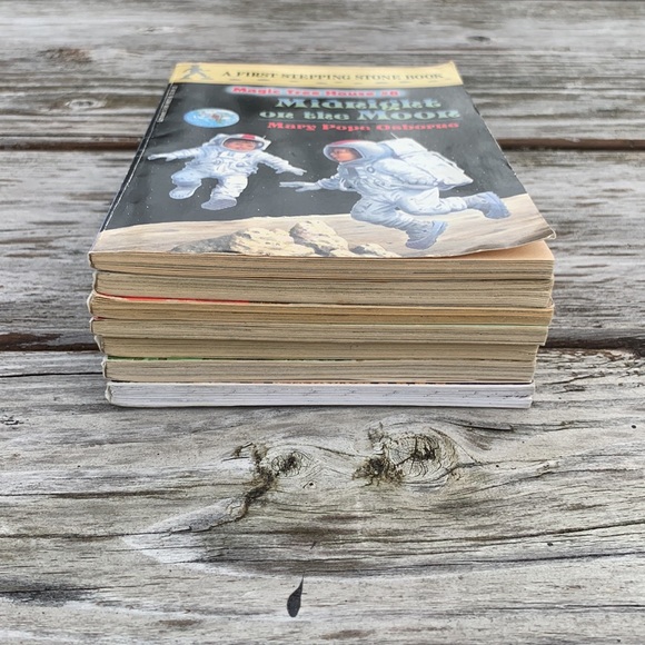 Bundle of 7 Magic Tree House Books - Picture 11 of 16